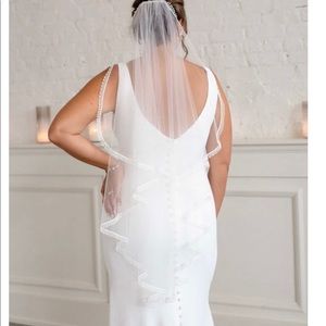 Sara Gabriel Lesley Veil